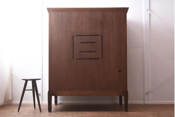 在庫未使用品　IDC大塚家具　ヒッコリーチェア社(HICKORY CHAIR)　トーマス・オブライアン　2890-10　サイドボード(TVキャビネット、収納棚)(定価約73万円)(R-041841)