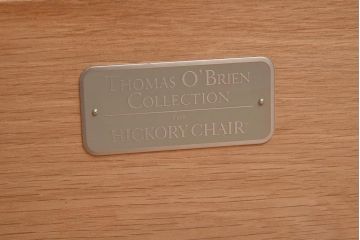 在庫未使用品　IDC大塚家具　ヒッコリーチェア社(HICKORY CHAIR)　トーマス・オブライアン　2890-10　サイドボード(TVキャビネット、収納棚)(定価約73万円)(R-041841)