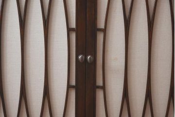 展示品　IDC大塚家具　ヒッコリーチェア社(HICKORY CHAIR)　トーマス・オブライアン　2890-10　サイドボード(TVキャビネット、収納棚)(定価約73万円)(R-041844)