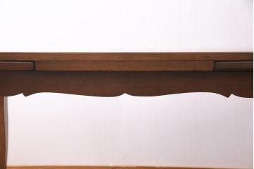 ヴィンテージ家具　海外輸入家具　バーチ材　猫足が優雅な印象を与えるダイニングテーブル(エクステンションテーブル、ビンテージ)(R-041845)