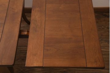 ヴィンテージ家具　海外輸入家具　バーチ材　猫足が優雅な印象を与えるダイニングテーブル(エクステンションテーブル、ビンテージ)(R-041845)
