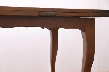 ヴィンテージ家具　海外輸入家具　バーチ材　猫足が優雅な印象を与えるダイニングテーブル(エクステンションテーブル、ビンテージ)(R-041845)