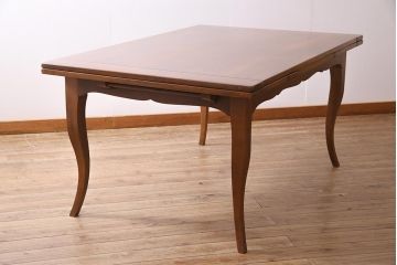 ヴィンテージ家具　海外輸入家具　バーチ材　猫足が優雅な印象を与えるダイニングテーブル(エクステンションテーブル、ビンテージ)(R-041845)