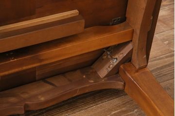 ヴィンテージ家具　海外輸入家具　バーチ材　猫足が優雅な印象を与えるダイニングテーブル(エクステンションテーブル、ビンテージ)(R-041845)