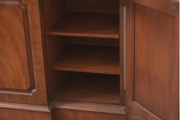 在庫未使用品　IDC大塚家具　ヘンレドン(HENREDON)　6433-26&21　アンティーク調のダイニングボード(キャビネット、飾り棚)(定価約145万円)(R-041846)