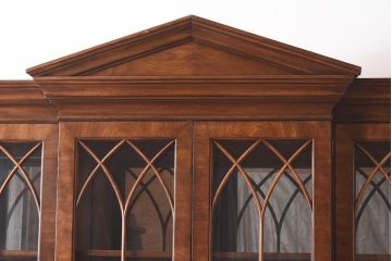 在庫未使用品　IDC大塚家具　ヘンレドン(HENREDON)　6433-26&21　アンティーク調のダイニングボード(キャビネット、飾り棚)(定価約145万円)(R-041846)