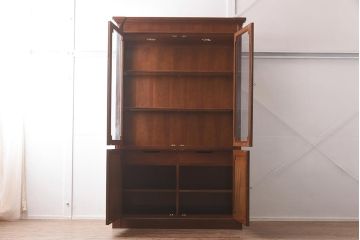 在庫未使用品　IDC大塚家具　Baker(ベーカー社)　3733　チェリー材　ダイニングキャビネット(収納棚、飾り棚)(定価約191万円)(R-041851)