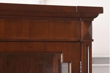 在庫未使用品　IDC大塚家具　Baker(ベーカー社)　3733　チェリー材　ダイニングキャビネット(収納棚、飾り棚)(定価約191万円)(R-041851)