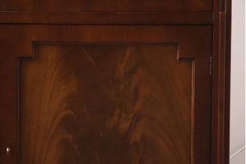 在庫未使用品　IDC大塚家具　Baker(ベーカー社)　3733　チェリー材　ダイニングキャビネット(収納棚、飾り棚)(定価約191万円)(R-041851)