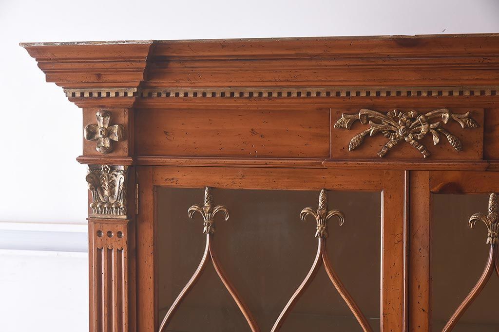 展示品　IDC大塚家具　Baker(ベイカー社)　1967G　クラシカルなブックケース(本箱、収納棚、飾り棚、キャビネット)(定価約167万円)(R-041852)