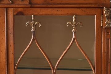 展示品　IDC大塚家具　Baker(ベイカー社)　1967G　クラシカルなブックケース(本箱、収納棚、飾り棚、キャビネット)(定価約167万円)(R-041852)