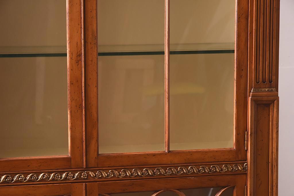 展示品　IDC大塚家具　Baker(ベイカー社)　1967G　クラシカルなブックケース(本箱、収納棚、飾り棚、キャビネット)(定価約167万円)(R-041852)