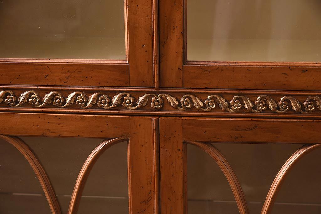 展示品　IDC大塚家具　Baker(ベイカー社)　1967G　クラシカルなブックケース(本箱、収納棚、飾り棚、キャビネット)(定価約167万円)(R-041852)