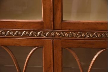 展示品　IDC大塚家具　Baker(ベイカー社)　1967G　クラシカルなブックケース(本箱、収納棚、飾り棚、キャビネット)(定価約167万円)(R-041852)