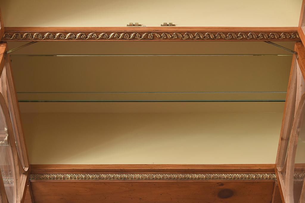 展示品　IDC大塚家具　Baker(ベイカー社)　1967G　クラシカルなブックケース(本箱、収納棚、飾り棚、キャビネット)(定価約167万円)(R-041852)