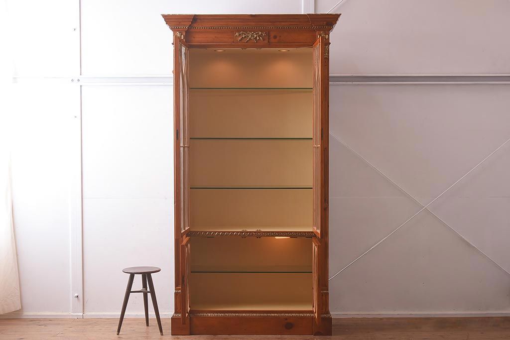 展示品　IDC大塚家具　Baker(ベイカー社)　1967G　クラシカルなブックケース(本箱、収納棚、飾り棚、キャビネット)(定価約167万円)(R-041852)