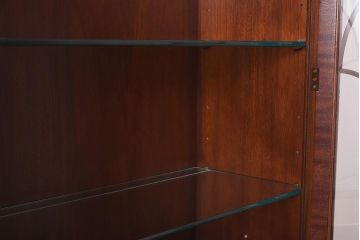 在庫未使用品　IDC大塚家具　Baker(ベーカー社)　2535　クラシカルなチャイナキャビネット(収納棚、飾り棚)(定価約162万円)(R-041853)