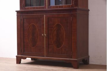 在庫未使用品　IDC大塚家具　Baker(ベーカー社)　2535　クラシカルなチャイナキャビネット(収納棚、飾り棚)(定価約162万円)(R-041853)