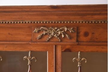 展示品　IDC大塚家具　Baker(ベーカー社)　1967G　クラシカルなブックケース(本箱、収納棚、飾り棚、キャビネット)(定価約167万円)(R-041855)