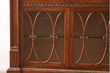 展示品　IDC大塚家具　Baker(ベーカー社)　1967G　クラシカルなブックケース(本箱、収納棚、飾り棚、キャビネット)(定価約167万円)(R-041855)