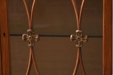 展示品　IDC大塚家具　Baker(ベーカー社)　1967G　クラシカルなブックケース(本箱、収納棚、飾り棚、キャビネット)(定価約167万円)(R-041855)