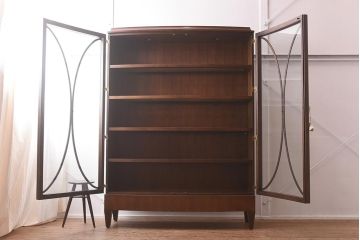 在庫未使用品　IDC大塚家具　ヘンレドン(HENREDON)　B8000-22-122　ガラス扉のキャビネット(飾り棚、陳列棚)(定価約215万円)(R-041856)