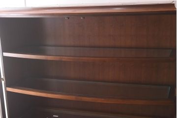 在庫未使用品　IDC大塚家具　ヘンレドン(HENREDON)　B8000-22-122　ガラス扉のキャビネット(飾り棚、陳列棚)(定価約215万円)(R-041856)