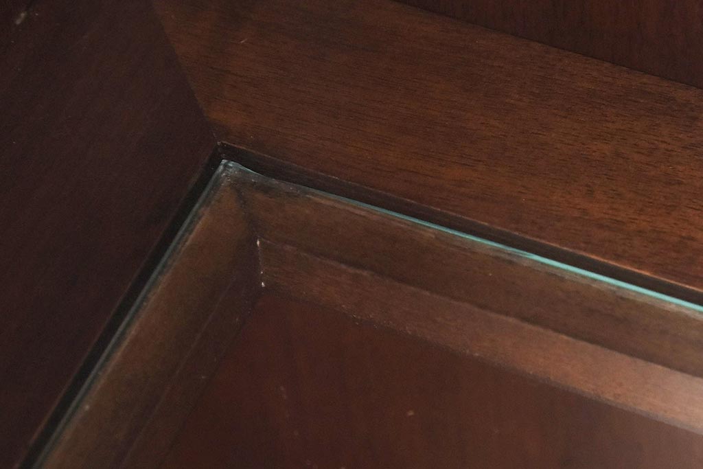 在庫未使用品　IDC大塚家具　ヘンレドン(HENREDON)　B8000-22-122　ガラス扉のキャビネット(飾り棚、陳列棚)(定価約215万円)(R-041856)