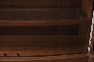 在庫未使用品　IDC大塚家具　ヘンレドン(HENREDON)　B8000-22-122　ガラス扉のキャビネット(飾り棚、陳列棚)(定価約215万円)(R-041856)