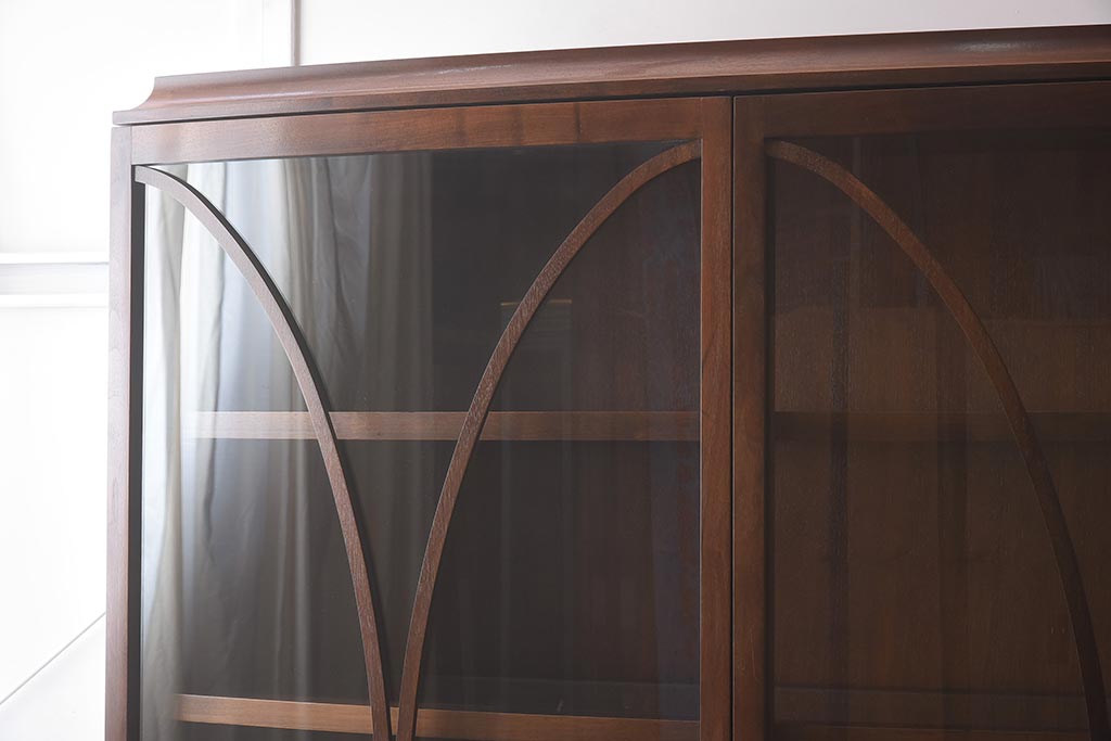 在庫未使用品　IDC大塚家具　ヘンレドン(HENREDON)　B8000-22-122　ガラス扉のキャビネット(飾り棚、陳列棚)(定価約215万円)(R-041856)