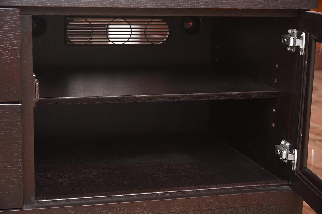 在庫未使用品　IDC大塚家具　アーリー・タイムスアルファ　エレール150F　金属取っ手のテレビ台(TVボード、ローボード)(定価約22万円)(R-041858)