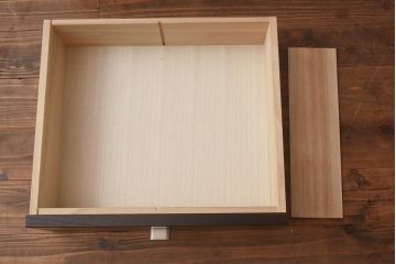 在庫未使用品　IDC大塚家具　アーリー・タイムスアルファ　エレール150F　金属取っ手のテレビ台(TVボード、ローボード)(定価約22万円)(R-041858)