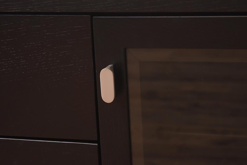 在庫未使用品　IDC大塚家具　アーリー・タイムスアルファ　エレール150F　金属取っ手のテレビ台(TVボード、ローボード)(定価約22万円)(R-041858)