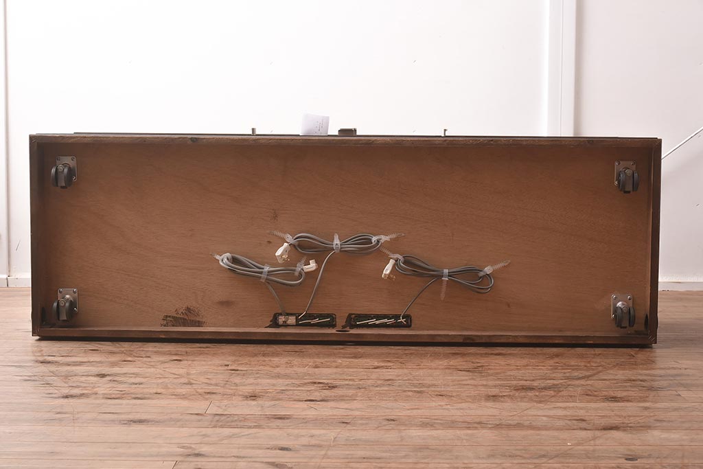 在庫未使用品　IDC大塚家具　アーリー・タイムスアルファ　エレール150F　金属取っ手のテレビ台(TVボード、ローボード)(定価約22万円)(R-041858)