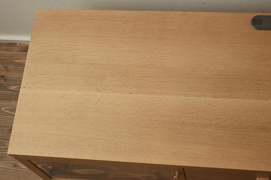 在庫未使用品　IDC大塚家具　アーリー・タイムスアルファ　エレール150F　杢取っ手のテレビ台(TVボード、ローボード)(定価約22万円)(R-041861)