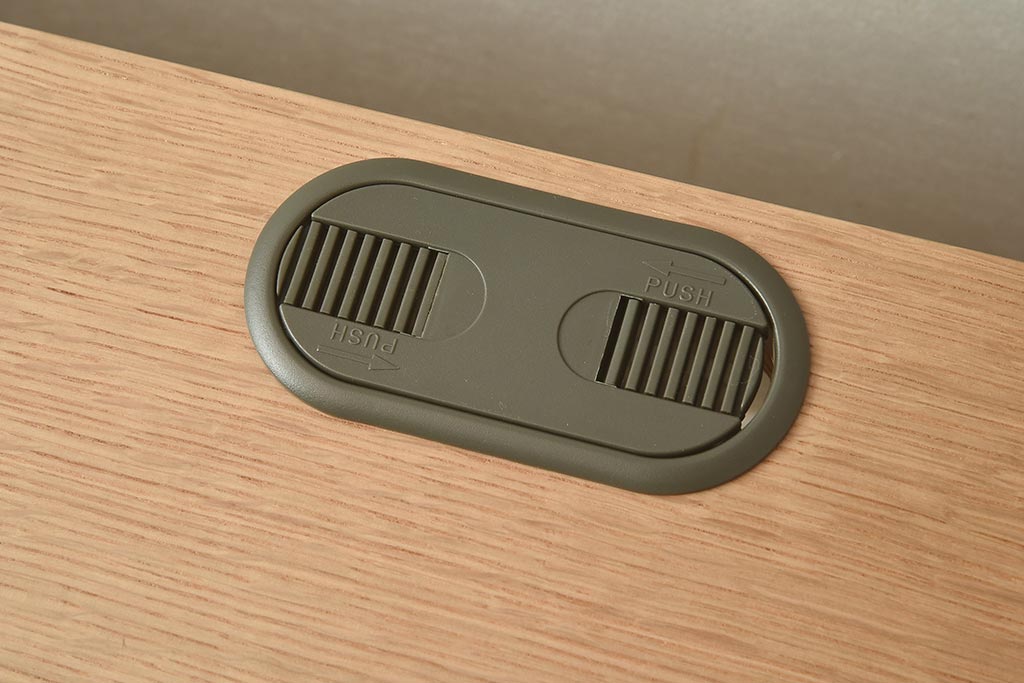 在庫未使用品　IDC大塚家具　アーリー・タイムスアルファ　エレール150F　杢取っ手のテレビ台(TVボード、ローボード)(定価約22万円)(R-041861)