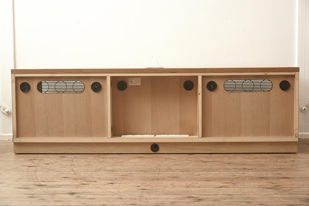 在庫未使用品　IDC大塚家具　アーリー・タイムスアルファ　エレール150F　杢取っ手のテレビ台(TVボード、ローボード)(定価約22万円)(R-041861)