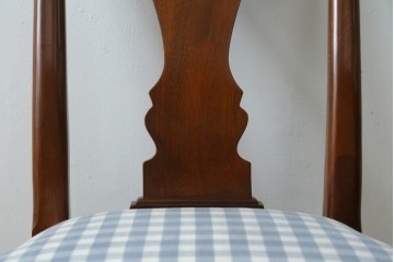 中古　IDC大塚家具　ヒッコリーチェア社(HICKORY CHAIR)　マホガニー材　805-02　ブルーのギンガムチェックが愛らしいチェア　定価約10万円　(R-041865)