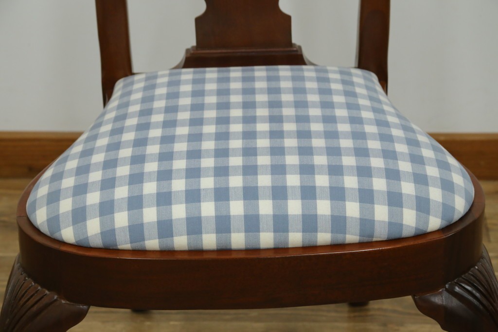 中古　IDC大塚家具　ヒッコリーチェア社(HICKORY CHAIR)　マホガニー材　805-02　ブルーのギンガムチェックが愛らしいチェア　定価約10万円　(R-041865)