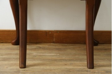 中古　IDC大塚家具　ヒッコリーチェア社(HICKORY CHAIR)　マホガニー材　805-02　ブルーのギンガムチェックが愛らしいチェア　定価約10万円　(R-041865)