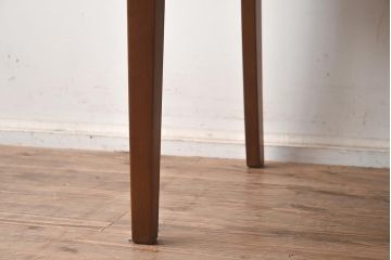 在庫未使用品　IDC大塚家具　バロッサバレンティ(VARO,S.A. VALENTI)　2594/00　革アイボリー　アームチェア(椅子、ダイニングチェア)(定価約25万円)(R-041875)