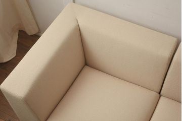 在庫未使用品　IDC大塚家具　WITTMANN(ヴィットマン)　カミン#ALLEGRA布NA　3人掛けソファ　クッション付(トリプル、ラブ、シングル、1人掛け、2人掛け、コーナー)(定価約90万円)(R-041881)