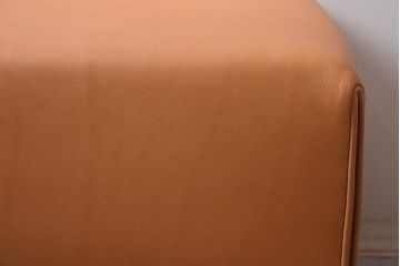 展示品　IDC大塚家具　WITTMANN(ヴィットマン)　キューバ　SPGENUINコーンA　スツール(椅子、オットマン)(定価約20万円)(R-041882)