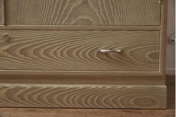 在庫未使用品　IDC大塚家具　加茂総桐箪笥　胴厚　時代仕上げ　吊洋タンス(総桐たんす、ワードローブ、洋服たんす)(定価約231万円)(R-041883)