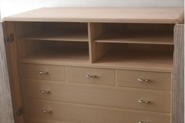 在庫未使用品　IDC大塚家具　加茂総桐箪笥　胴厚 時代仕上げ　昇りタンス(総桐たんす、衣装たんす)(定価約272万円)(R-041884)