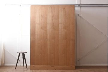 在庫未使用品　IDC大塚家具　加茂総桐箪笥　胴厚 時代仕上げ　昇りタンス(総桐たんす、衣装たんす)(定価約272万円)(R-041884)