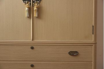 在庫未使用品　IDC大塚家具　加茂桐タンス　桐と牡丹　胴丸　着物タンス(総桐たんす、衣装たんす、加茂総桐箪笥)(定価約114万円)(R-041885)