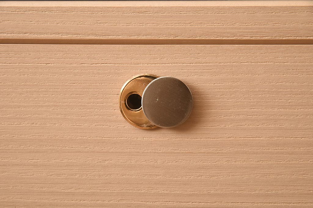 在庫未使用品　IDC大塚家具　家具のカネトク　伝統工芸士・岩崎洋　6ノ3胴厚　さくら草　桐タンス(衣装箪笥、収納箪笥、桐箪笥、桐たんす)(定価約69万円)(R-041887)