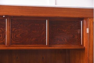 在庫未使用品　IDC大塚家具　松創　匠　総欅(ケヤキ)無垢材　漆塗り　道具タンス(収納棚、キャビネット)(定価約594万円)(R-041890)