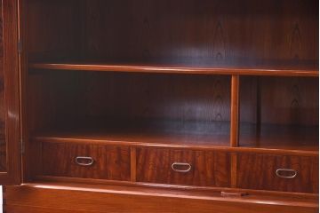 在庫未使用品　IDC大塚家具　松創　匠　総欅(ケヤキ)無垢材　漆塗り　道具タンス(収納棚、キャビネット)(定価約594万円)(R-041890)